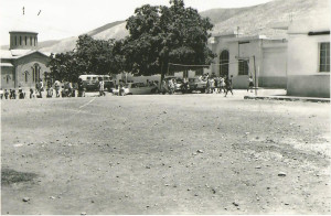 1966-ի, Այնճարի Յառաջ վարժարանին բակը