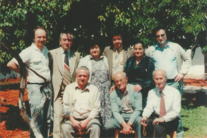 Ձախէն աջ, ոտքի